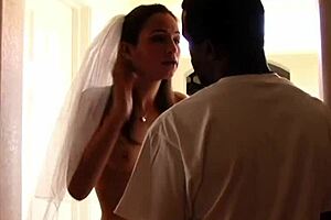 Lock jaw amber rayne deepthroats big cock