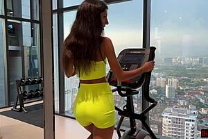 Perfect ass girlfriend loves riding a big cock?