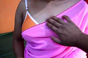 indian desi bhabhi in pink saree cheating with boyfriend