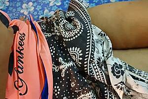 Cheating desi girlfriend strips and enjoys passionate sex with lover in hotel room