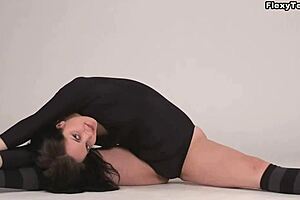 inna akkorova, hottest russian flexible gymnast stretching nude