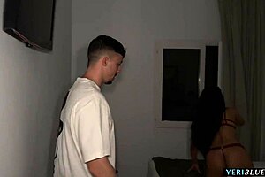 dos amigos habitacion vecina hotel follarla duro andrea retali