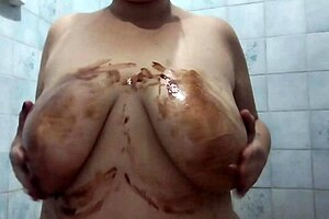 Married Woman Gives Blowjob to Stranger on Bus, Then Fucks Him