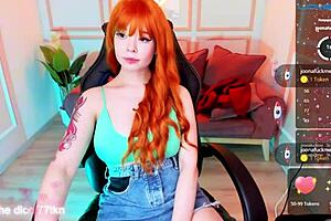 arikajoy shows her body