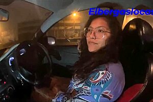 follando en el auto despues de la fiesta con emocion de ser casi descubiertos mientras personas salian de la fiesta ella me empieza a dar sexo oral y nos fuimos al hotel despues de ello