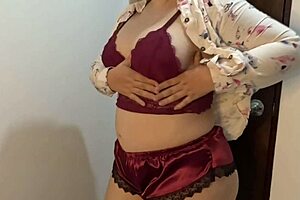 Mi Madrastra Bbw Soraya Culona Se Desnuda Frente A La C�mara De Mi Amigo Culona Colombiana Casera Real