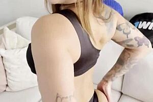 estoy horny masturbating on my boss's sofa with big tits and pussy