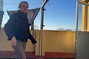 hot wife neighbor eat pussy in washing machine room