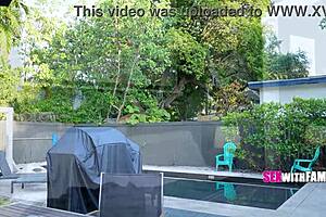 Hey, Raven Lane, wanna grab some buns and brats with me today?