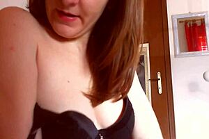 Italian Slut Competes In Squirting Orgasm Contest