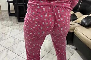 young babe twerks big ass for father in law