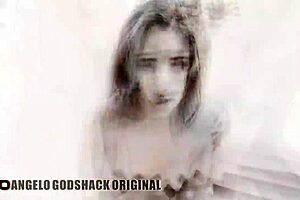 watch Ria Sunn dominate in 6 on 1 gangbang