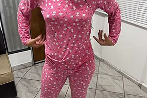 young babe twerks big ass for father in law