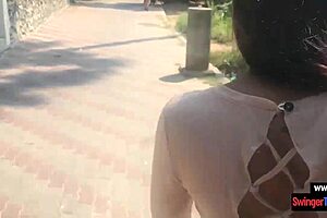 Thai Amateur Girlfriend Enjoys Intimate Hotel Encounter