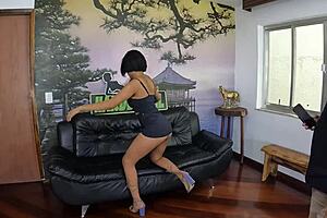 novinha india olyver's shaved pussy debut in mansion