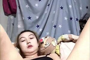 amateur japanese horny masturbation leads to squirting