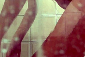 Me masturbando antes de sair pra foder por ai