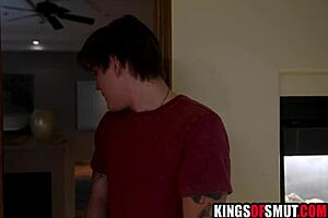 Blonde Stepmom With Big Tits Gets Creampie In Bath