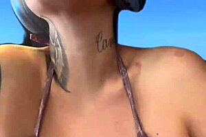 treinando na academia de frete pra praia de ipanema rj s� de biqu�ni toda molhada escorria suor pelas perna fiquei at� com tes�o