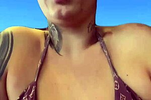 treinando na academia de frete pra praia de ipanema rj s� de biqu�ni toda molhada escorria suor pelas perna fiquei at� com tes�o