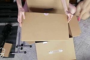 sarah sue unboxes the auxfun fuck machine from hismith and uses it on her petite body with toys