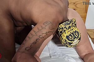 Deixei o marido da minha amiga com tanto tes�o que ela que n�o � bi tamb�m caiu de boca na minha buceta