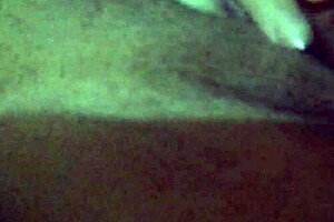 Blonde Amateur Uma Siririca Teases with Sexy Moves.