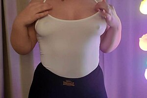 Homemade video of natural tits on curvy milf