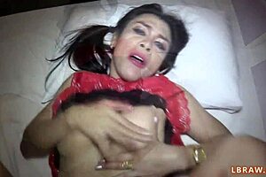 WOW! LADYBOY SELENA GETS BAREBACK ANAL FUCKING IN THAI POV!