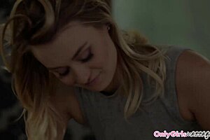 i'm the gorgous client tribbin the bigtitted massuse in this horny lesbain massage