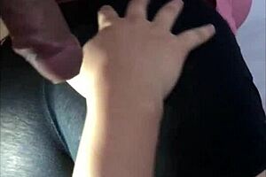 pijamada con mi amiga en mini shorts negros