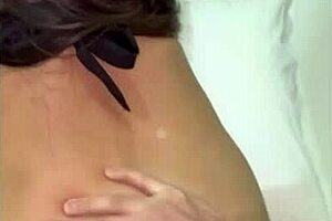 كنت راجعه من بحرى و سواق المشروع طلع معايا الشقة زبره نار المتناك متعنى اوى ركب على طيازى فشخ كسمى