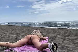 I compiled multiple homemade squirt orgasms from teens