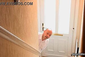 Dean fucks his mature housewife in the bathroom during an open house with monster cock!