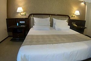 Watch This Slutty Wife Beg For Creampie In Passionate Doggystyle Fuck!