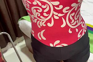 indian thick thighs girlfriend wants threesome!