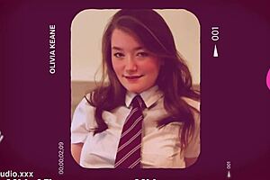 REAL 18 YEAR OLD GIVES OILY HANDJOB in homemade setting