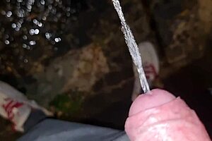 Asmr Priv� - Compilation Di Pisciare Di Un Grosso Cazzo Italiano In Pubblico E In Casa Ti Piscio In Bocca Troia - Docce Dorate - Guarda Come Piscio Per Te E Godi.