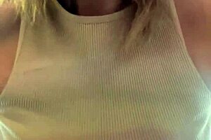 I went to train at the gym in Times Square, my nipples were hard and sweat was dripping on my pussy. The gringos passed by and looked and put their hand on their hard cocks.