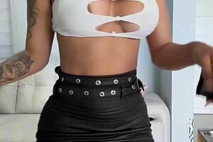 Latina Says, Worship My Big Ass And Tits!