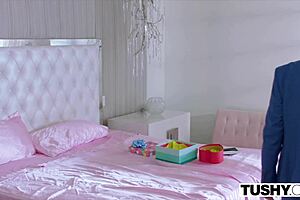 Tushy her first anal had to be just right 😍