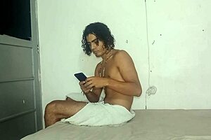 hermanastra caliente le gusta mucho que su hermanastro la folle al estilo perrito para que luego se corra dentro de su co�o - creampie