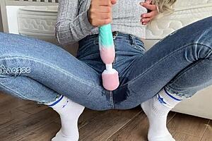 Stepmom, watch her cum squirt in those tight wet leggings