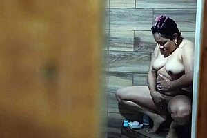 i got home and spied on my sister-in-law shaving, she got horny and masturbated 😏