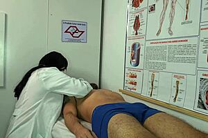 Enfermeira Fica Excitada Ao Ver Ereção Do Paciente Com Boceta Apertada E Pau Grande