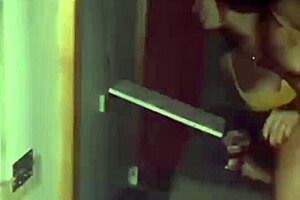 ruiva puta castigada com rola na boca na casa de swing corno fode buceta sem camisinha goza dentro 😈