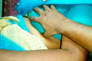 i's watchin' the indian aunty give blowjob to the house owner outdoor