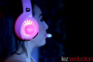 Stepmom Cherie DeVille Pussylicks Gamer Karlee Grey