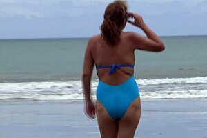 im completely turned on at the beach and end up fucking a stranger hard