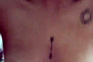 Que rica mamada me pone mi vecina latina con tetas naturales!